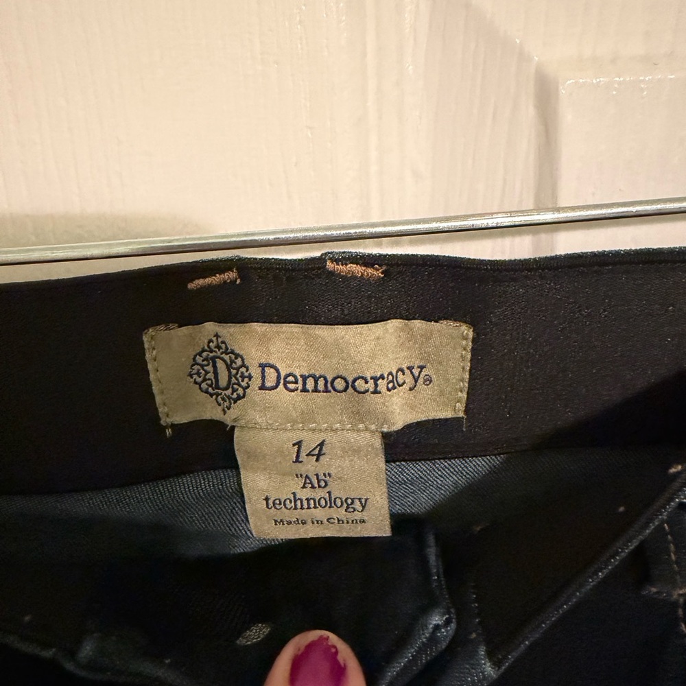 Democracy Straight Leg Jeans in Dark Blue Wash - Picture 2 of 3
